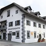 Belopeski Dvori Kranjska Gora