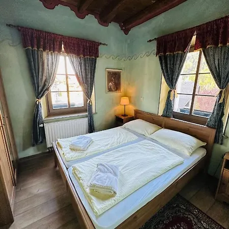 Belopeski Dvori Kranjska Gora