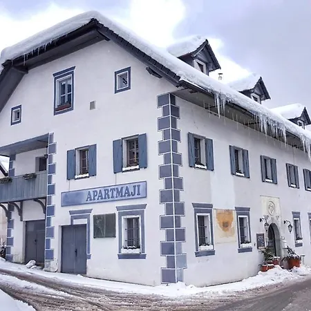 Belopeski Dvori Apartman *