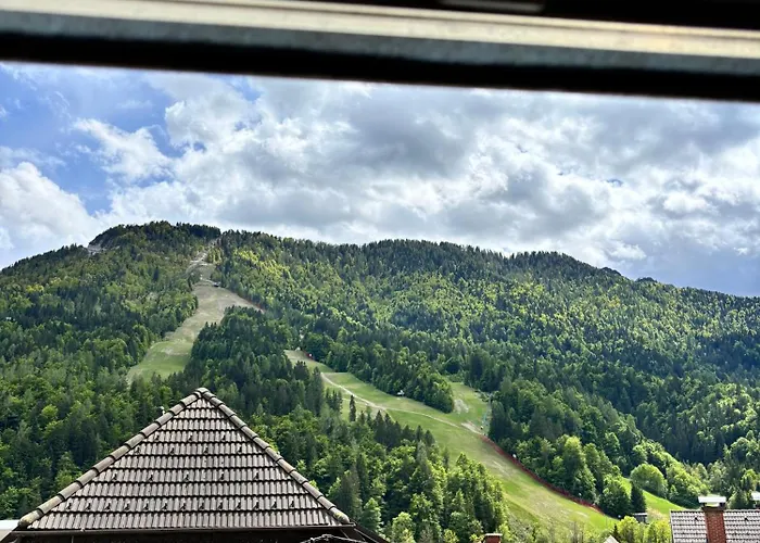 Belopeski Dvori Kranjska Gora