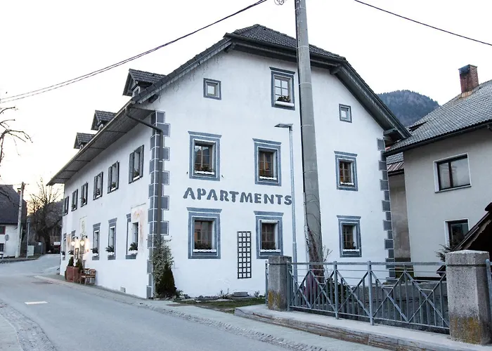 Belopeski Dvori Kranjska Gora